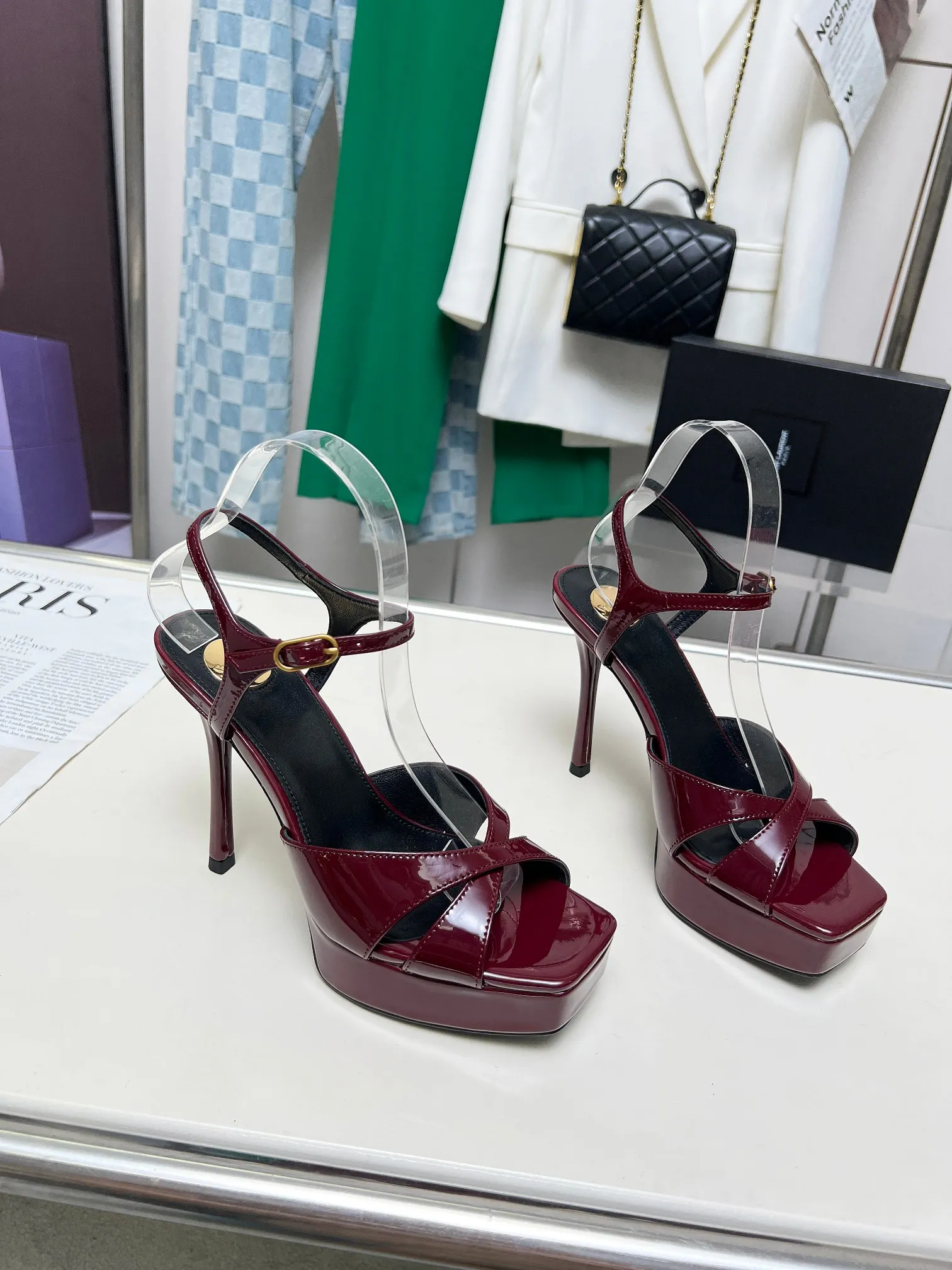 👟👟Ex-factory price 640👟👟 Saint Laurent YSL Saint Laurent sandals Upper: sheepskin surface Size 35-42 (42 is custom-made and non-returnable) Heel height 8.5cm Water platform height 2.5cm Leather outsole 2642-12